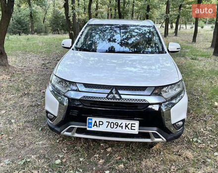 Білий Міцубісі Аутлендер, об'ємом двигуна 3 л та пробігом 109 тис. км за 12500 $, фото 1 на Automoto.ua