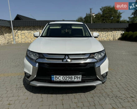 Білий Міцубісі Аутлендер, об'ємом двигуна 2.4 л та пробігом 150 тис. км за 15000 $, фото 1 на Automoto.ua