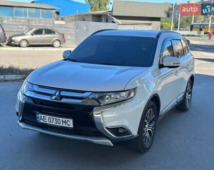 Білий Міцубісі Аутлендер, об'ємом двигуна 2.36 л та пробігом 185 тис. км за 14200 $, фото 1 на Automoto.ua