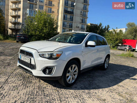 Мицубиси Аутлендер 2015 в Киеве на Automoto.ua Белый Мицубиси Аутлендер, объемом двигателя 2 л и пробегом 160 тыс. км за 9200 $, фото 1 на Automoto.ua
