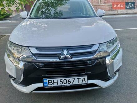 Міцубісі Аутлендер 2015 у Измаиле на Automoto.ua Білий Міцубісі Аутлендер, об'ємом двигуна 2 л та пробігом 185 тис. км за 19900 $, фото 1 на Automoto.ua