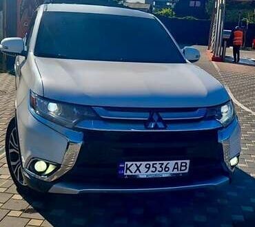 Мицубиси Аутлендер 2016 в Полтаве на Automoto.ua Белый Мицубиси Аутлендер, объемом двигателя 2.36 л и пробегом 240 тыс. км за 14000 $, фото 1 на Automoto.ua