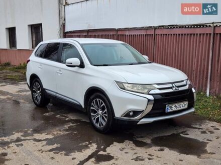 Белый Мицубиси Аутлендер, объемом двигателя 2.36 л и пробегом 148 тыс. км за 13000 $, фото 1 на Automoto.ua