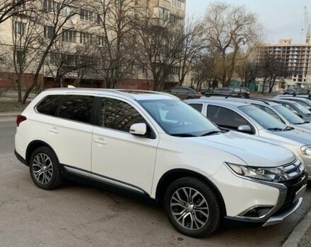 Білий Міцубісі Аутлендер, об'ємом двигуна 2.4 л та пробігом 105 тис. км за 15800 $, фото 1 на Automoto.ua