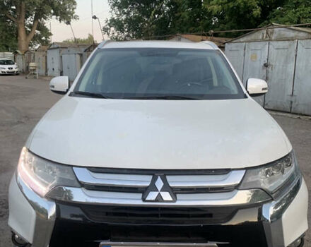 Білий Міцубісі Аутлендер, об'ємом двигуна 2.4 л та пробігом 105 тис. км за 15800 $, фото 1 на Automoto.ua