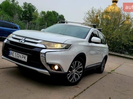 Мицубиси Аутлендер 2016 в Днепре (Днепропетровске) на Automoto.ua Белый Мицубиси Аутлендер, объемом двигателя 2.4 л и пробегом 193 тыс. км за 13800 $, фото 1 на Automoto.ua