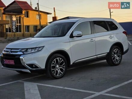 Мицубиси Аутлендер 2016 в Тернополе на Automoto.ua Белый Мицубиси Аутлендер, объемом двигателя 2.2 л и пробегом 195 тыс. км за 16999 $, фото 1 на Automoto.ua