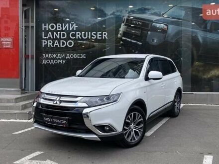 Мицубиси Аутлендер 2016 в Одессе на Automoto.ua Белый Мицубиси Аутлендер, объемом двигателя 2.36 л и пробегом 141 тыс. км за 13751 $, фото 1 на Automoto.ua
