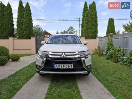 Мицубиси Аутлендер 2016 в Ужгороде на Automoto.ua Белый Мицубиси Аутлендер, объемом двигателя 2.36 л и пробегом 144 тыс. км за 15499 $, фото 1 на Automoto.ua