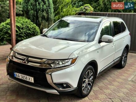Мицубиси Аутлендер 2016 в Запорожье на Automoto.ua Белый Мицубиси Аутлендер, объемом двигателя 2.4 л и пробегом 122 тыс. км за 16600 $, фото 1 на Automoto.ua