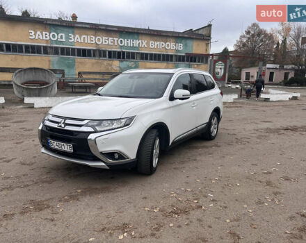 Білий Міцубісі Аутлендер, об'ємом двигуна 2.27 л та пробігом 145 тис. км за 18200 $, фото 1 на Automoto.ua