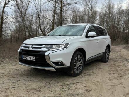Мицубиси Аутлендер 2017 в Запорожье на Automoto.ua Белый Мицубиси Аутлендер, объемом двигателя 2.4 л и пробегом 112 тыс. км за 16499 $, фото 1 на Automoto.ua