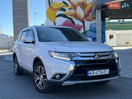 Міцубісі Аутлендер 2017 у Києві на Automoto.ua Білий Міцубісі Аутлендер, об'ємом двигуна 2.4 л та пробігом 210 тис. км за 13550 $, фото 1 на Automoto.ua