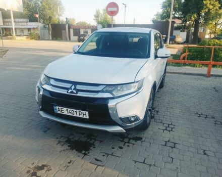 Білий Міцубісі Аутлендер, об'ємом двигуна 2.4 л та пробігом 70 тис. км за 17500 $, фото 1 на Automoto.ua