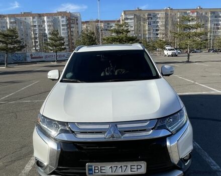 Белый Мицубиси Аутлендер, объемом двигателя 2.4 л и пробегом 96 тыс. км за 17600 $, фото 1 на Automoto.ua