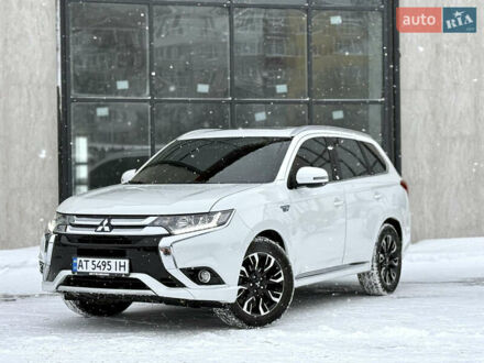 Білий Міцубісі Аутлендер, об'ємом двигуна 2 л та пробігом 109 тис. км за 19300 $, фото 1 на Automoto.ua