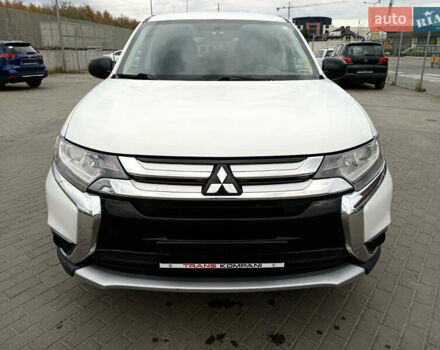 Білий Міцубісі Аутлендер, об'ємом двигуна 2.4 л та пробігом 225 тис. км за 10999 $, фото 1 на Automoto.ua