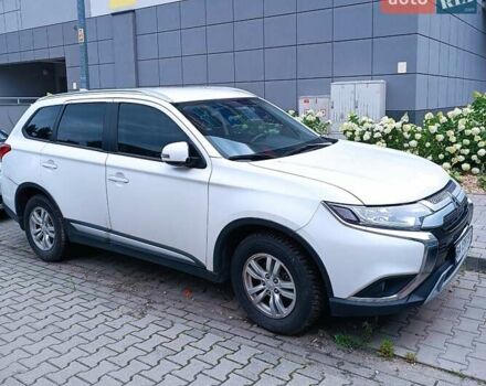 Білий Міцубісі Аутлендер, об'ємом двигуна 2 л та пробігом 45 тис. км за 21000 $, фото 1 на Automoto.ua