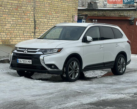 Білий Міцубісі Аутлендер, об'ємом двигуна 2.36 л та пробігом 98 тис. км за 19000 $, фото 1 на Automoto.ua