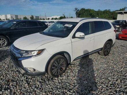 Мицубиси Аутлендер 2018 в Ивано-Франковске на Automoto.ua Белый Мицубиси Аутлендер, объемом двигателя 2.4 л и пробегом 172 тыс. км за 3900 $, фото 1 на Automoto.ua