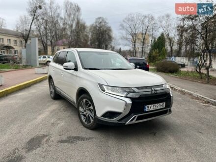Белый Мицубиси Аутлендер, объемом двигателя 2 л и пробегом 118 тыс. км за 17900 $, фото 1 на Automoto.ua