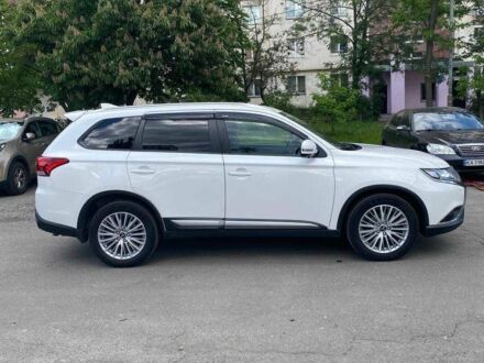 Міцубісі Аутлендер 2018 у Броварах на Automoto.ua Білий Міцубісі Аутлендер, об'ємом двигуна 2.4 л та пробігом 190 тис. км за 20000 $, фото 1 на Automoto.ua