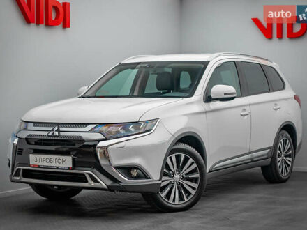 Мицубиси Аутлендер 2018 в Киеве на Automoto.ua Белый Мицубиси Аутлендер, объемом двигателя 2.4 л и пробегом 194 тыс. км за 17852 $, фото 1 на Automoto.ua