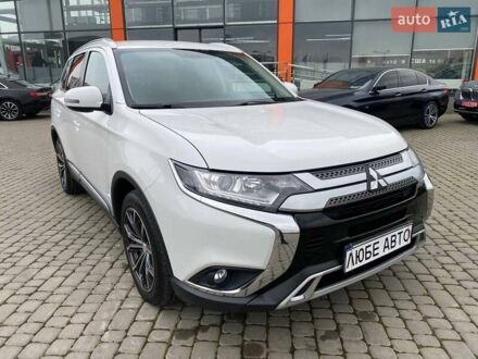 Мицубиси Аутлендер 2018 в Львове на Automoto.ua Белый Мицубиси Аутлендер, объемом двигателя 2 л и пробегом 87 тыс. км за 17900 $, фото 1 на Automoto.ua