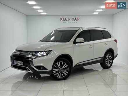 Мицубиси Аутлендер 2018 в Одессе на Automoto.ua Белый Мицубиси Аутлендер, объемом двигателя 2.36 л и пробегом 112 тыс. км за 21900 $, фото 1 на Automoto.ua