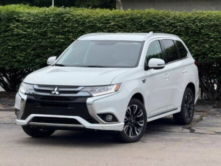 Мицубиси Аутлендер 2018 в Ивано-Франковске на Automoto.ua Белый Мицубиси Аутлендер, объемом двигателя 2 л и пробегом 60 тыс. км за 12000 $, фото 1 на Automoto.ua