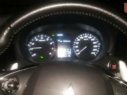 Белый Мицубиси Аутлендер, объемом двигателя 2.36 л и пробегом 50 тыс. км за 27000 $, фото 1 на Automoto.ua