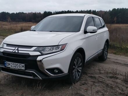 Мицубиси Аутлендер 2018 в Шостке на Automoto.ua Белый Мицубиси Аутлендер, объемом двигателя 2.4 л и пробегом 122 тыс. км за 17400 $, фото 1 на Automoto.ua