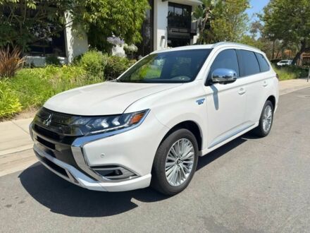 Мицубиси Аутлендер 2019 в Кривом Роге на Automoto.ua Белый Мицубиси Аутлендер, объемом двигателя 2 л и пробегом 46 тыс. км за 9450 $, фото 1 на Automoto.ua