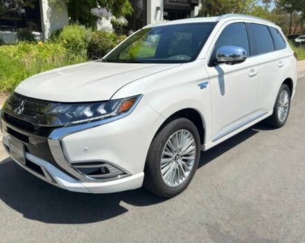 Белый Мицубиси Аутлендер, объемом двигателя 2 л и пробегом 34 тыс. км за 17000 $, фото 1 на Automoto.ua