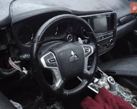 Білий Міцубісі Аутлендер, об'ємом двигуна 2 л та пробігом 86 тис. км за 9900 $, фото 1 на Automoto.ua