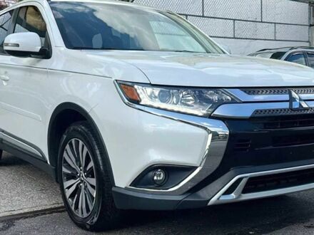 Мицубиси Аутлендер 2019 в Днепре (Днепропетровске) на Automoto.ua Белый Мицубиси Аутлендер, объемом двигателя 2.4 л и пробегом 39 тыс. км за 4500 $, фото 1 на Automoto.ua