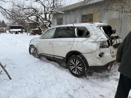 Білий Міцубісі Аутлендер, об'ємом двигуна 2.4 л та пробігом 89 тис. км за 6500 $, фото 1 на Automoto.ua