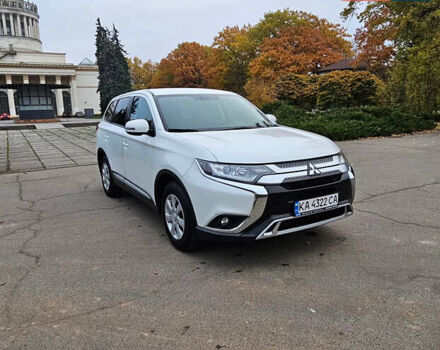 Білий Міцубісі Аутлендер, об'ємом двигуна 2 л та пробігом 74 тис. км за 16500 $, фото 1 на Automoto.ua