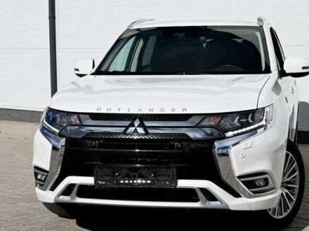 Мицубиси Аутлендер 2020 в Киеве на Automoto.ua Белый Мицубиси Аутлендер, объемом двигателя 0 л и пробегом 98 тыс. км за 17000 $, фото 1 на Automoto.ua