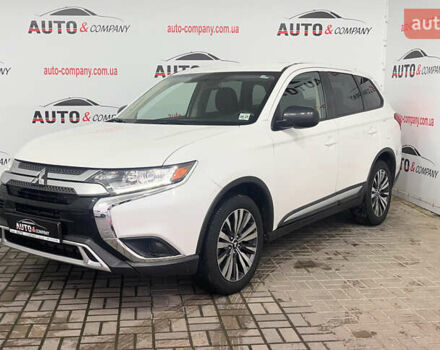 Білий Міцубісі Аутлендер, об'ємом двигуна 2.36 л та пробігом 39 тис. км за 18350 $, фото 1 на Automoto.ua