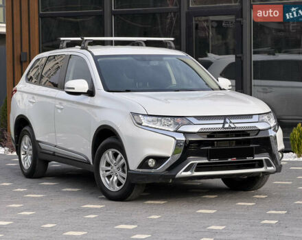 Белый Мицубиси Аутлендер, объемом двигателя 2 л и пробегом 52 тыс. км за 21500 $, фото 1 на Automoto.ua