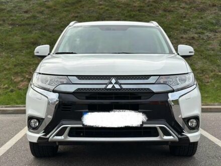 Міцубісі Аутлендер 2020 у Києві на Automoto.ua Білий Міцубісі Аутлендер, об'ємом двигуна 0 л та пробігом 158 тис. км за 15600 $, фото 1 на Automoto.ua