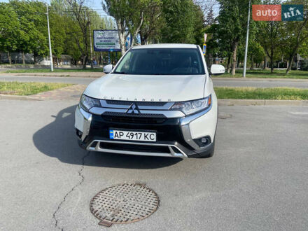 Мицубиси Аутлендер 2020 в Запорожье на Automoto.ua Белый Мицубиси Аутлендер, объемом двигателя 2.36 л и пробегом 69 тыс. км за 21700 $, фото 1 на Automoto.ua