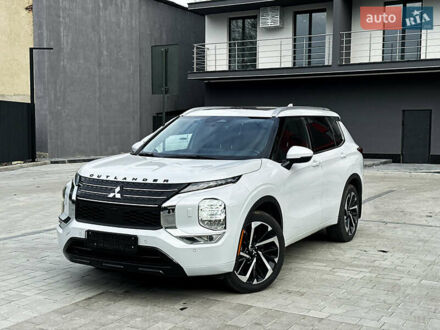Білий Міцубісі Аутлендер, об'ємом двигуна 2.5 л та пробігом 62 тис. км за 28300 $, фото 1 на Automoto.ua