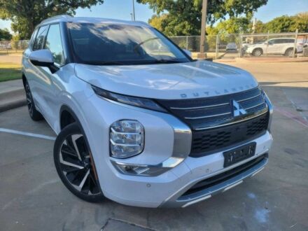 Белый Мицубиси Аутлендер, объемом двигателя 2.5 л и пробегом 10 тыс. км за 9400 $, фото 1 на Automoto.ua