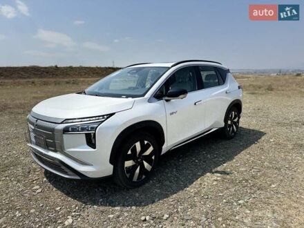 Мицубиси Аутлендер 2022 в Синельниковом на Automoto.ua Белый Мицубиси Аутлендер, объемом двигателя 0 л и пробегом 1 тыс. км за 27000 $, фото 1 на Automoto.ua