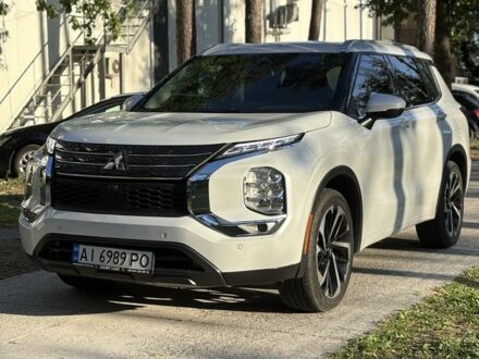 Білий Міцубісі Аутлендер, об'ємом двигуна 2.5 л та пробігом 69 тис. км за 28200 $, фото 1 на Automoto.ua