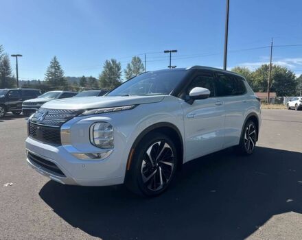 Белый Мицубиси Аутлендер, объемом двигателя 0 л и пробегом 24 тыс. км за 18500 $, фото 1 на Automoto.ua