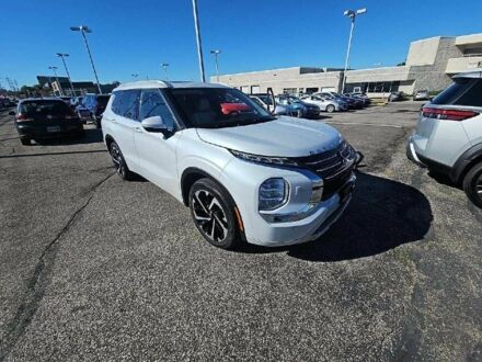 Белый Мицубиси Аутлендер, объемом двигателя 0 л и пробегом 48 тыс. км за 25300 $, фото 1 на Automoto.ua