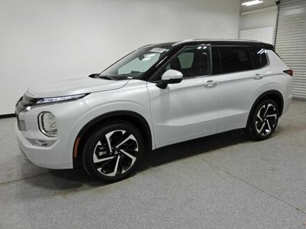 Белый Мицубиси Аутлендер, объемом двигателя 2.5 л и пробегом 12 тыс. км за 11000 $, фото 1 на Automoto.ua